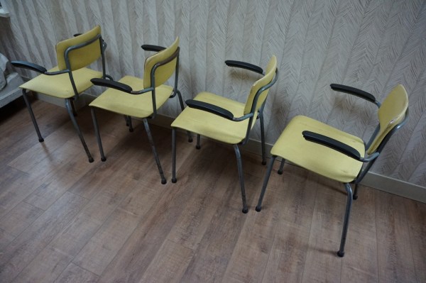 Friso Kramer, Ahrend de Cirkel, stoelen, armstoelen, buisframe, vintage, industrieel, gispen